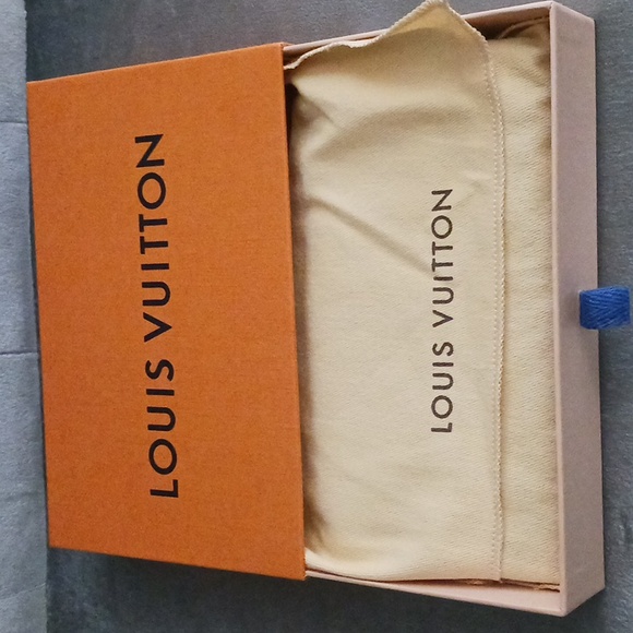 Louis Vuitton Sarah Damier Ebene Wallet - Picture 13 of 15